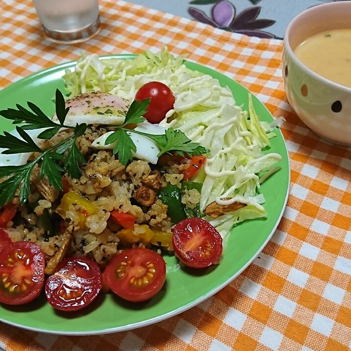 簡単なのに、彩りがキレイなガパオライス!